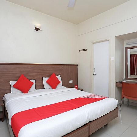 Oyo 4104 Surya Villa Pune Exteriör bild