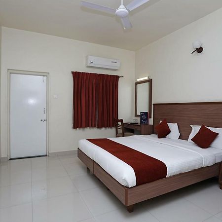 Oyo 4104 Surya Villa Pune Exteriör bild