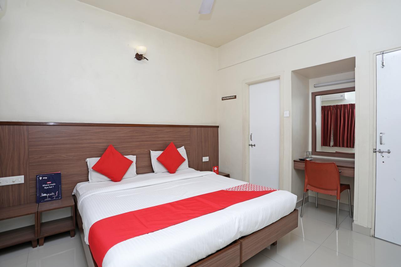 Oyo 4104 Surya Villa Pune Exteriör bild