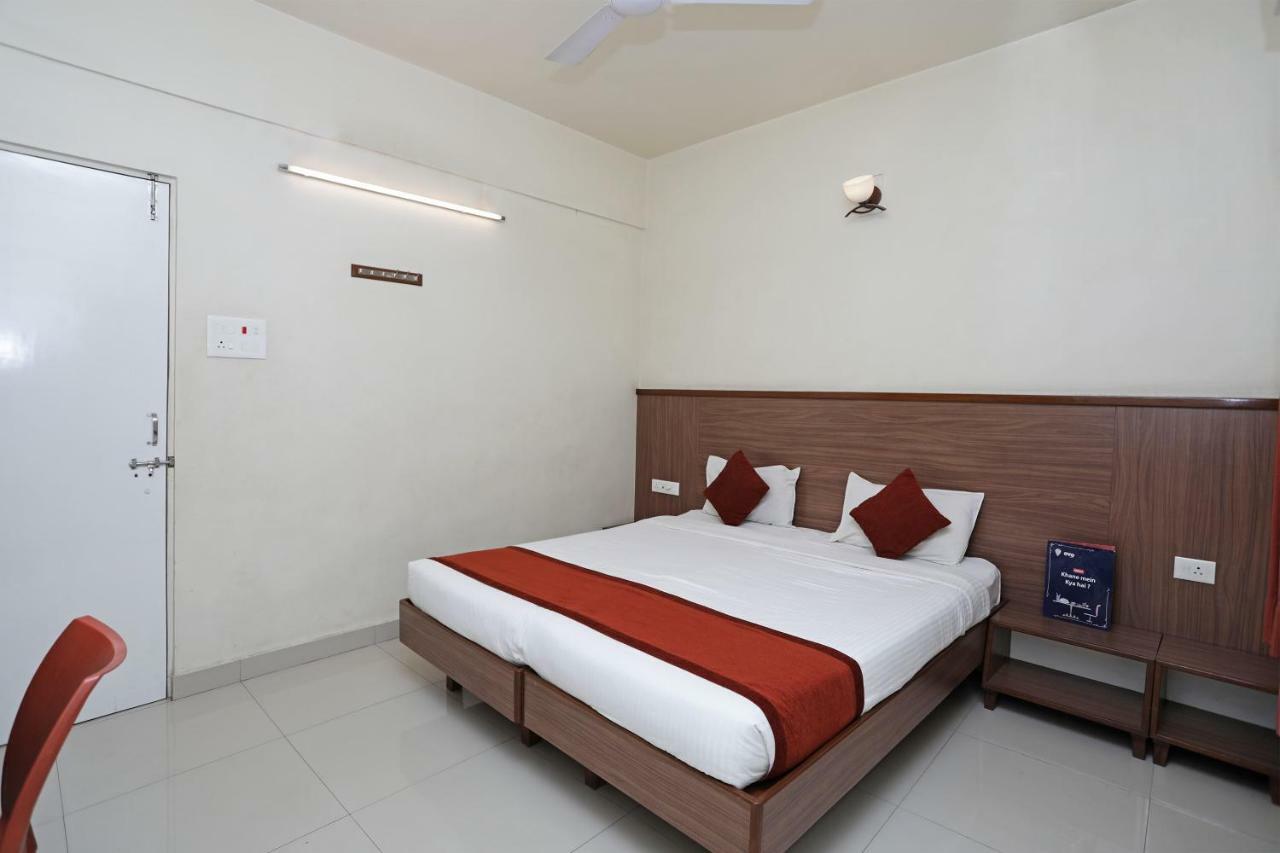 Oyo 4104 Surya Villa Pune Exteriör bild