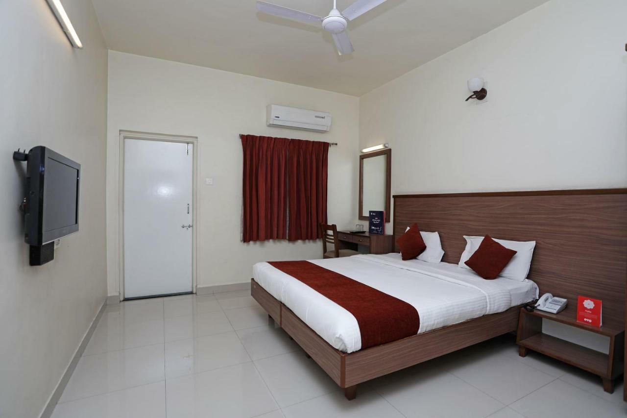 Oyo 4104 Surya Villa Pune Exteriör bild