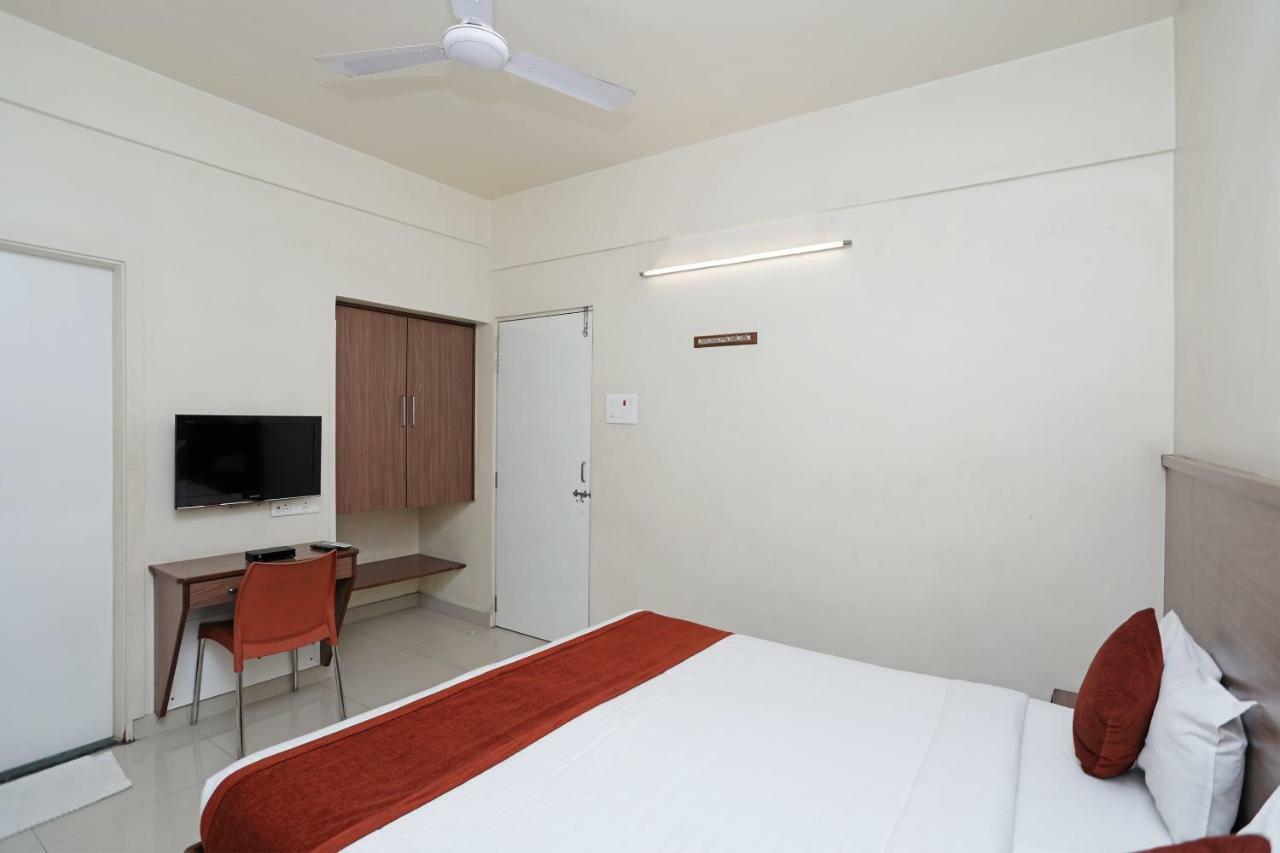 Oyo 4104 Surya Villa Pune Exteriör bild
