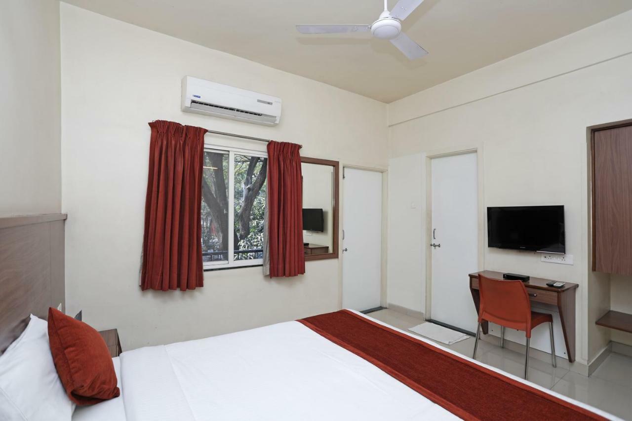 Oyo 4104 Surya Villa Pune Exteriör bild