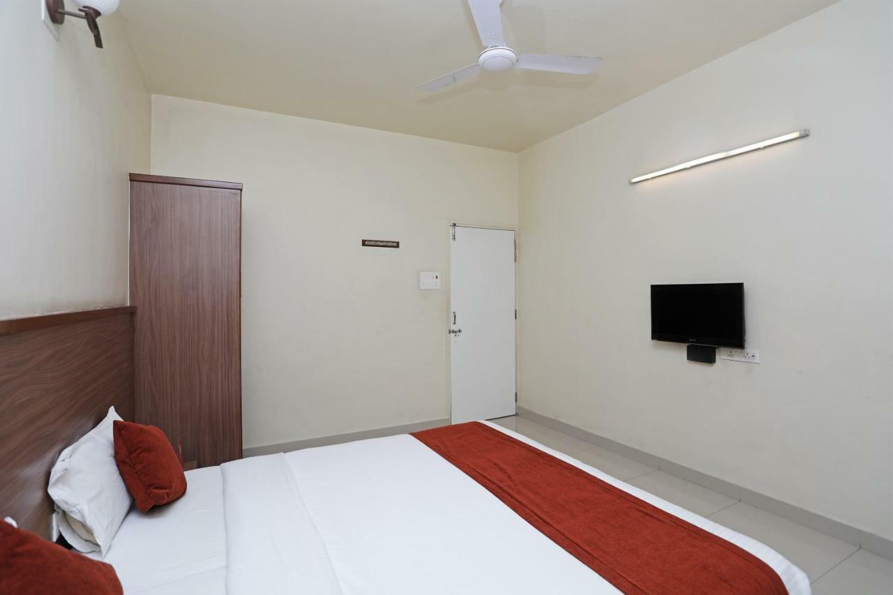 Oyo 4104 Surya Villa Pune Exteriör bild