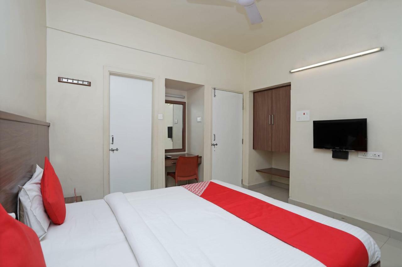 Oyo 4104 Surya Villa Pune Exteriör bild